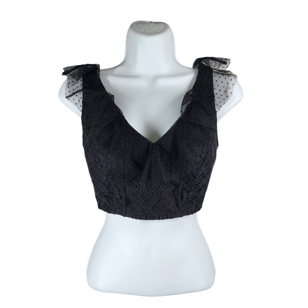 SHERRI HILL LACE CROP TOP